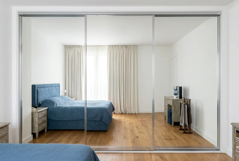 Design G — three-door wardrobe room concept, Polished Chrome frame